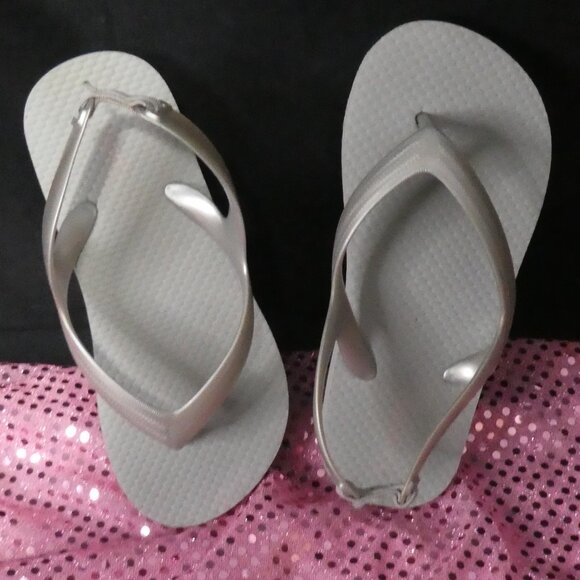 Unisex Grey Flip-Flops For Kids | Size 11 - Picture 1 of 12